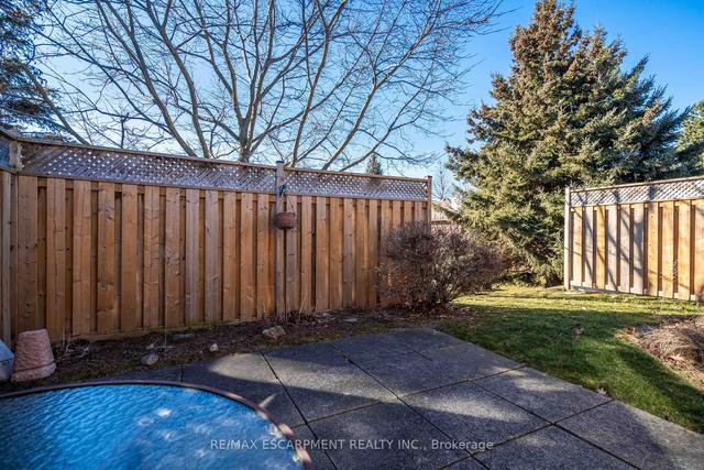89 Sandollar Dr, Townhouse with 2 bedrooms, 2 bathrooms and 2 parking in Hamilton ON | Image 24