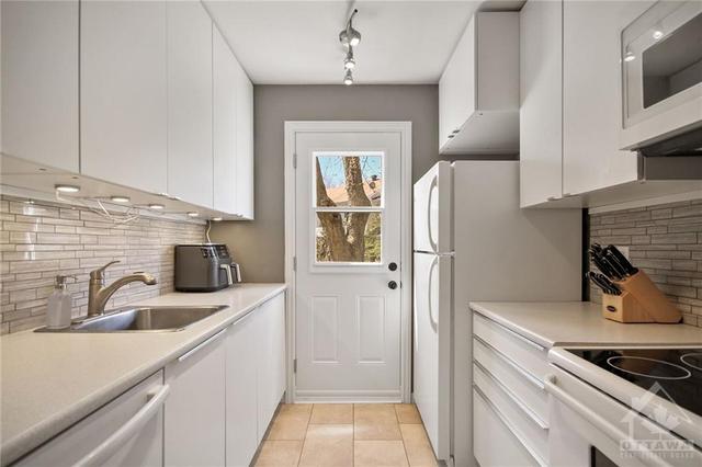 6 Lovell Lane, Townhouse with 3 bedrooms, 2 bathrooms and 1 parking in Ottawa ON | Image 13