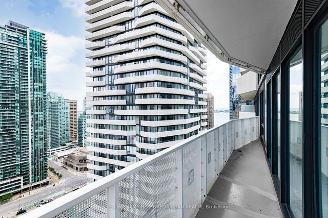 2604 - 100 Harbour St, Condo with 2 bedrooms, 2 bathrooms and 0 parking in Toronto ON | Image 4