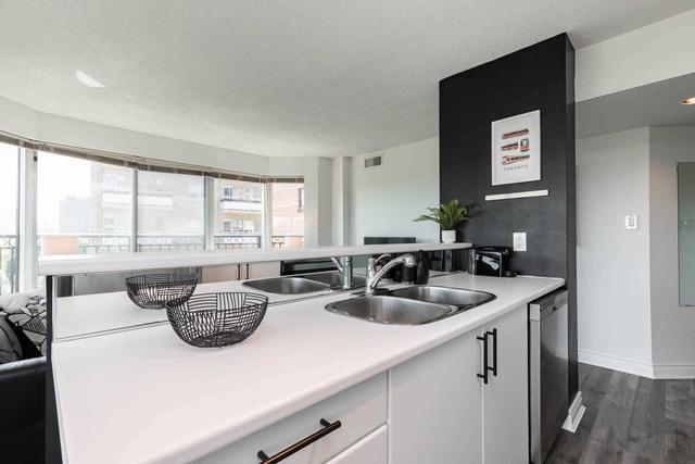802 - 97 Lawton Blvd, Condo with 2 bedrooms, 2 bathrooms and 1 parking in Toronto ON | Image 6