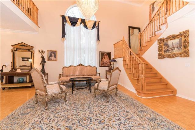 54 Walnut Grove Cres, House detached with 4 bedrooms, 5 bathrooms and 4 parking in Richmond Hill ON | Image 3
