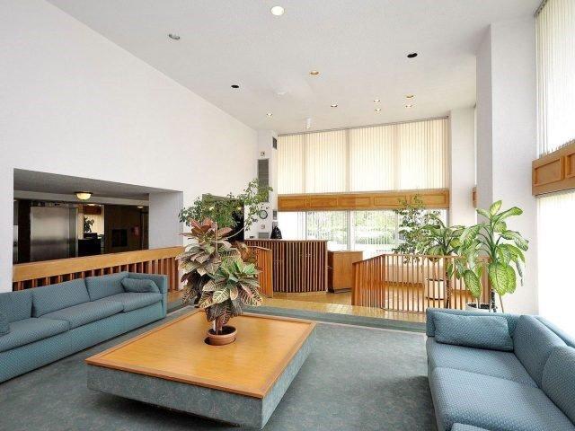 1910 - 3590 Kaneff Cres, Condo with 2 bedrooms, 2 bathrooms and 2 parking in Mississauga ON | Image 2