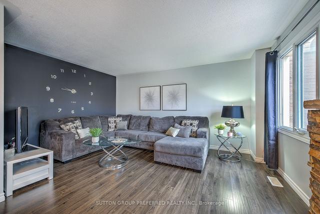 224 - 230 Clarke Rd, Townhouse with 3 bedrooms, 2 bathrooms and 1 parking in London ON | Image 3