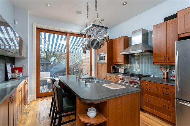 31 Marlborough Ave, House detached with 3 bedrooms, 3 bathrooms and 2 parking in Toronto ON | Image 6
