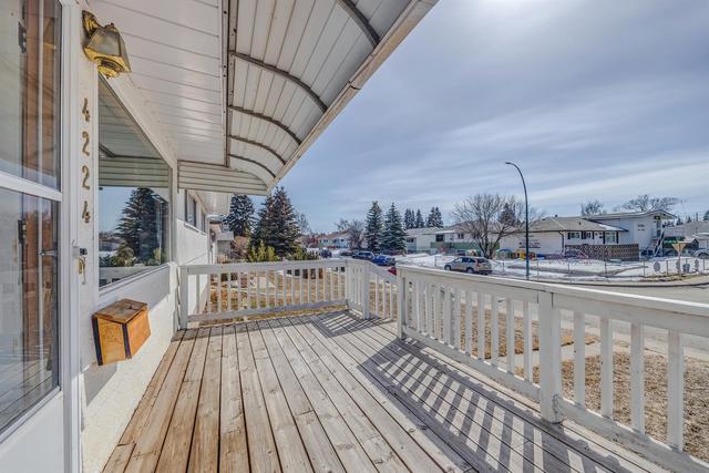 4224 7th Avenue Sw, House detached with 3 bedrooms, 1 bathrooms and 2 parking in Calgary AB | Image 3