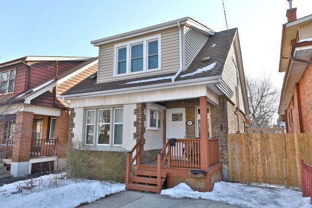 211 Balmoral Ave S, House detached with 3 bedrooms, 2 bathrooms and 2 parking in Hamilton ON | Image 1