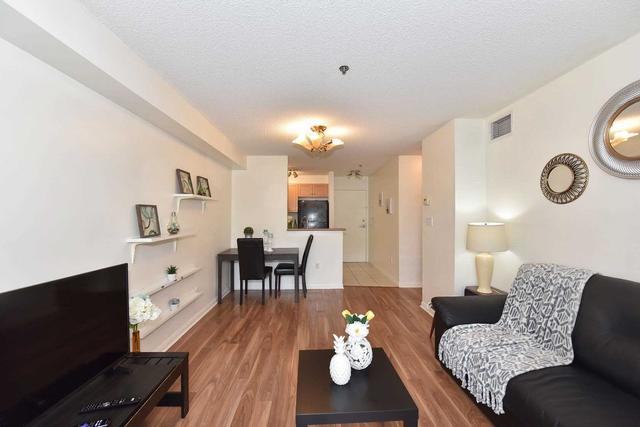 207 - 5225 Finch Ave E, Condo with 1 bedrooms, 1 bathrooms and 1 parking in Toronto ON | Image 2