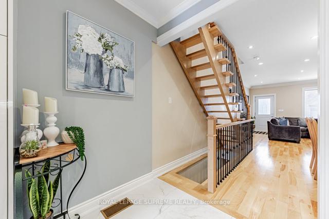 399 Symington Ave, House semidetached with 3 bedrooms, 3 bathrooms and 2 parking in Toronto ON | Image 4