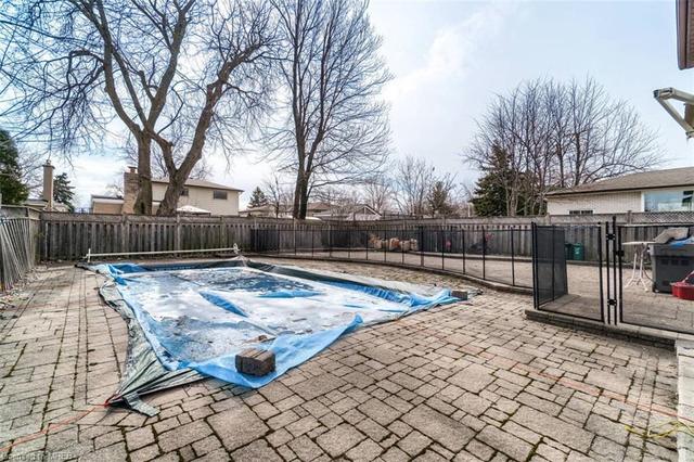 32 Watson Crescent S, House detached with 5 bedrooms, 2 bathrooms and null parking in Brampton ON | Image 38