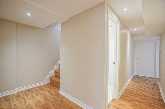 71 Shippigan Cres, House detached with 3 bedrooms, 3 bathrooms and 5 parking in Toronto ON | Image 15