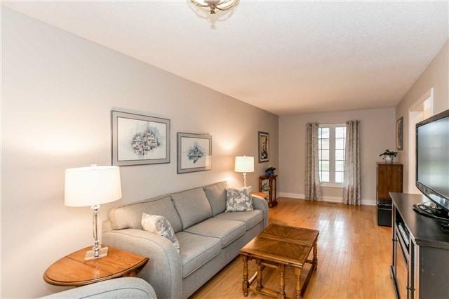 80 Livingstone St W, House detached with 3 bedrooms, 4 bathrooms and 2 parking in Barrie ON | Image 3