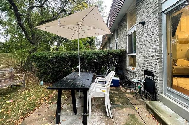 18 Wild Briarway, Townhouse with 3 bedrooms, 2 bathrooms and 2 parking in Toronto ON | Image 20