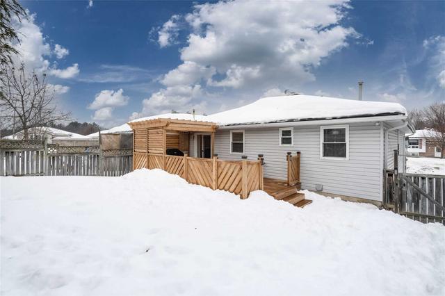 35 Courtney Cres, House detached with 3 bedrooms, 2 bathrooms and 5 parking in Orillia ON | Image 14