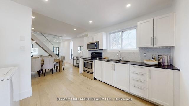 190 Chatham Ave, House semidetached with 3 bedrooms, 1 bathrooms and 2 parking in Toronto ON | Image 13