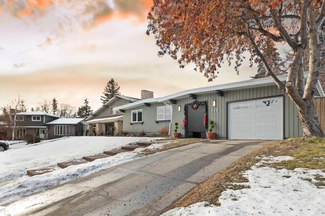 112 Lake Linnet Close Se, Home with 5 bedrooms, 3 bathrooms and 3 parking in Calgary AB | Image 2