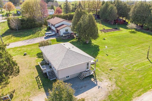 8 Hilltop Crt, House detached with 2 bedrooms, 1 bathrooms and 4 parking in Kawartha Lakes ON | Image 18