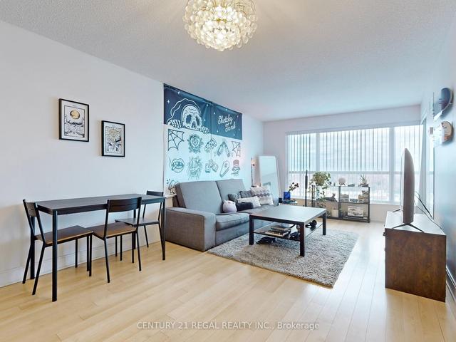 1326 - 135 Village Green Sq, Condo with 1 bedrooms, 1 bathrooms and 1 parking in Toronto ON | Image 5