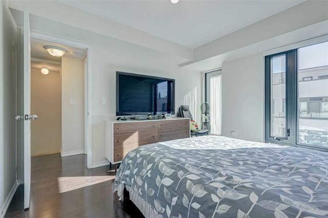 105 - 136 Widdicombe Hill Blvd, Townhouse with 3 bedrooms, 2 bathrooms and 1 parking in Toronto ON | Image 8