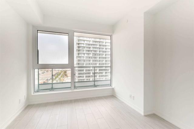 2001 - 5 Buttermill Ave, Condo with 2 bedrooms, 2 bathrooms and 1 parking in Vaughan ON | Image 4