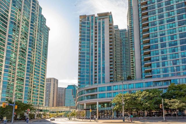 1611 - 12 Yonge St, Condo with 1 bedrooms, 1 bathrooms and 0 parking in Toronto ON | Image 16