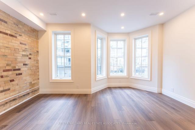 54 Stewart St, House semidetached with 5 bedrooms, 5 bathrooms and 0 parking in Toronto ON | Image 2