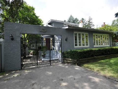 80 Avonhurst Rd, House detached with 3 bedrooms, 4 bathrooms and 4 parking in Toronto ON | Image 1