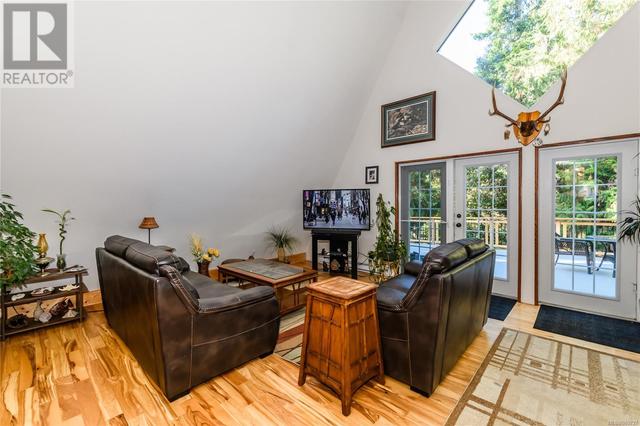 1386 Carlton Dr, House detached with 4 bedrooms, 2 bathrooms and null parking in Cowichan Valley B BC | Image 30