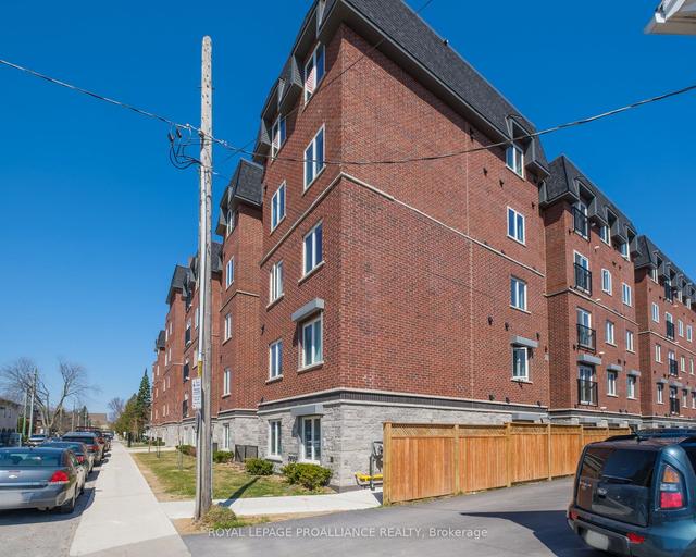 105 - 501 Frontenac St, Condo with 3 bedrooms, 1 bathrooms and 0 parking in Kingston ON | Image 12