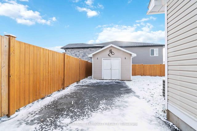 243 Hemlock Cres, House detached with 3 bedrooms, 3 bathrooms and 4 parking in Cornwall ON | Image 33