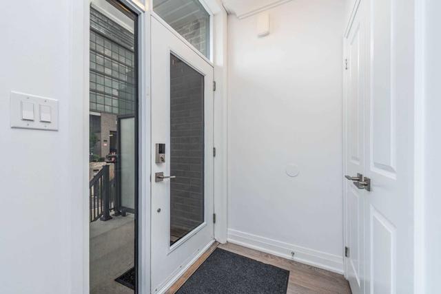 th3 - 16 Mcadam Ave, Townhouse with 4 bedrooms, 3 bathrooms and 2 parking in Toronto ON | Image 2
