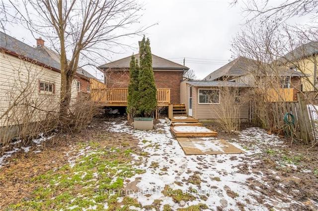1238 York St, House detached with 4 bedrooms, 2 bathrooms and 5 parking in London ON | Image 33