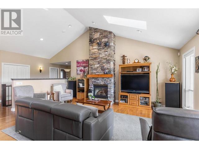 1429 - 1409 Teasdale Road, Home with 5 bedrooms, 3 bathrooms and 2 parking in Kelowna BC | Image 16