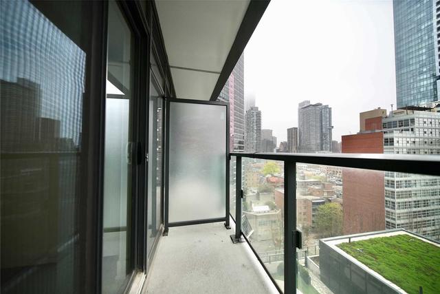 1318 - 955 Bay St, Condo with 1 bedrooms, 1 bathrooms and 0 parking in Toronto ON | Image 8