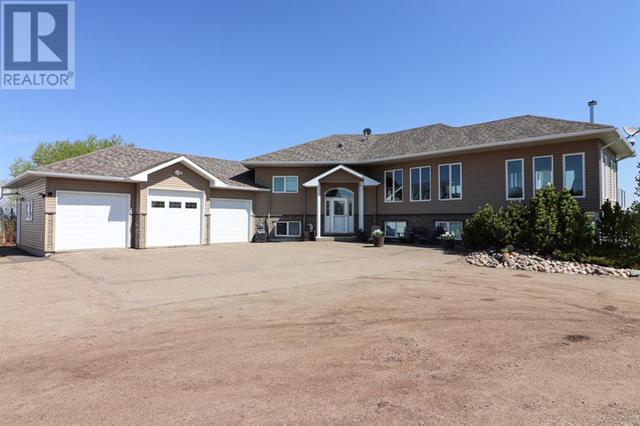 5518 Township Road 120, House detached with 4 bedrooms, 3 bathrooms and 10 parking in Cypress County AB | Card Image