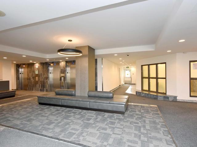 404 - 350 Webb Dr, Condo with 2 bedrooms, 2 bathrooms and 2 parking in Mississauga ON | Image 4