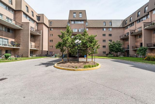 264 - 165 Cherokee Blvd, Townhouse with 4 bedrooms, 2 bathrooms and 1 parking in Toronto ON | Image 31