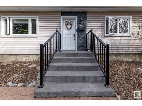 9712 65 Av Nw, House detached with 4 bedrooms, 2 bathrooms and null parking in Edmonton AB | Card Image