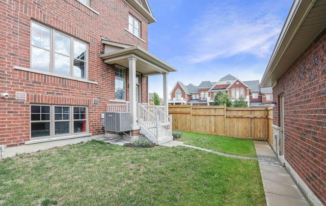 135 Christian Ritter Dr, House attached with 3 bedrooms, 3 bathrooms and 1 parking in Markham ON | Image 20