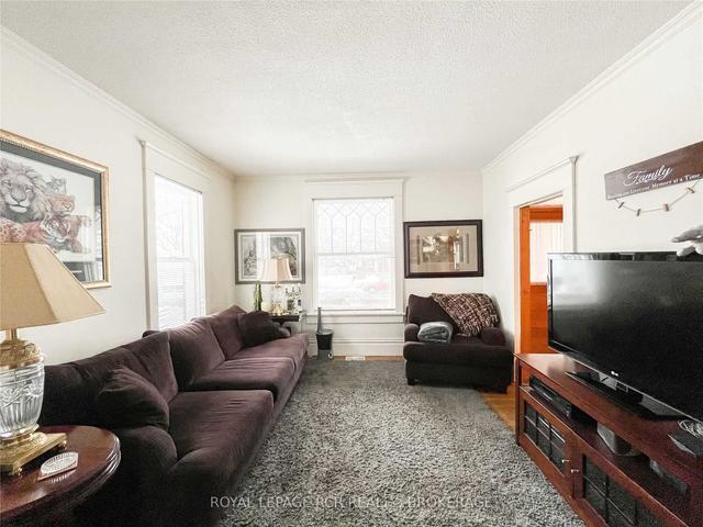 317 Main St E, House detached with 3 bedrooms, 3 bathrooms and 4 parking in Shelburne ON | Image 6