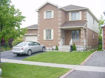 124 Meadowlark Dr, House detached with 3 bedrooms, 3 bathrooms and 4 parking in Brampton ON | Image 1