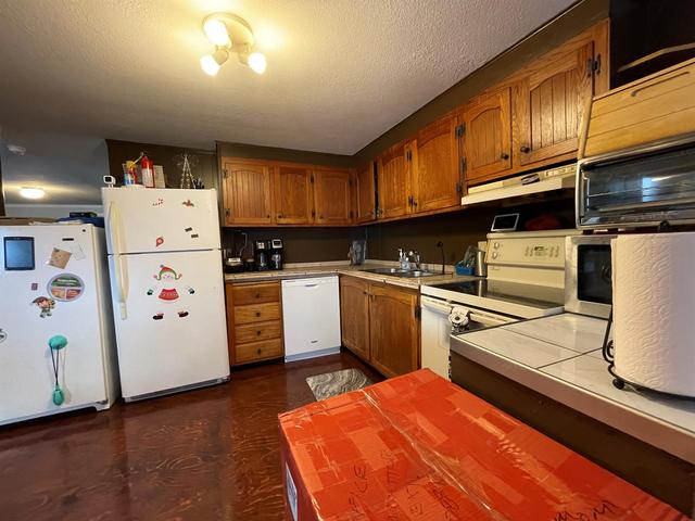 33 - 2106 50 Street Se, Home with 3 bedrooms, 1 bathrooms and 1 parking in Calgary AB | Image 2
