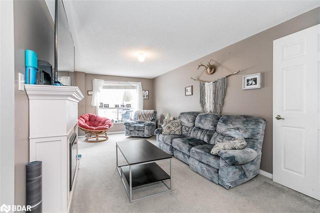 386 Dunsmore Lane, House attached with 3 bedrooms, 1 bathrooms and 3 parking in Barrie ON | Image 8