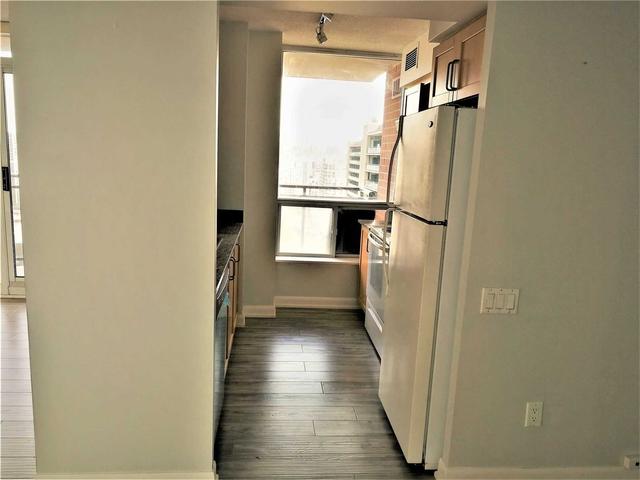 2908 - 33 Sheppard Ave E, Condo with 2 bedrooms, 2 bathrooms and 1 parking in Toronto ON | Image 2