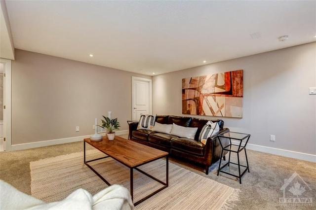 182 Overberg Way, Townhouse with 3 bedrooms, 4 bathrooms and 2 parking in Ottawa ON | Image 27