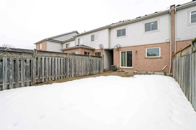 49 Monaco Crt, House attached with 3 bedrooms, 3 bathrooms and 3 parking in Brampton ON | Image 11