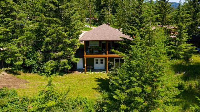 3209 White Lake Road, House detached with 2 bedrooms, 2 bathrooms and null parking in Columbia Shuswap C BC | Card Image
