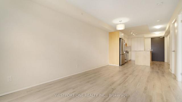 808 - 5 Valhalla Inn Rd, Condo with 1 bedrooms, 1 bathrooms and 1 parking in Toronto ON | Image 5