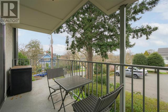 201 - 1625 Belmont Ave, Condo with 2 bedrooms, 2 bathrooms and 1 parking in Victoria BC | Image 11
