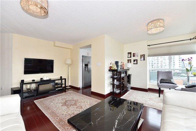 703 - 23 Lorraine Dr, Condo with 3 bedrooms, 2 bathrooms and null parking in Toronto ON | Image 11