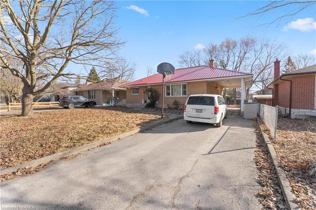 315 Portsmouth Avenue, House detached with 3 bedrooms, 2 bathrooms and 3 parking in Kingston ON | Image 12